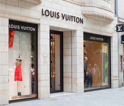 lvmh luxury retail